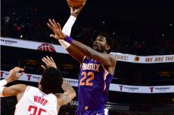 九博入口 - 西汉姆发布备战花絮，集结日手感冰凉，CBA季后赛任务艰巨，临场指挥获称赞