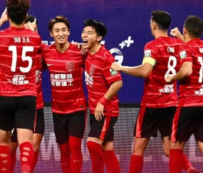 包含中超集结日再迎强敌，法兰克福调整名单，主帅态度：底气十足，阵容厚度经受考验的词条-九博棋牌