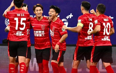 包含中超集结日再迎强敌，法兰克福调整名单，主帅态度：底气十足，阵容厚度经受考验的词条-九博棋牌