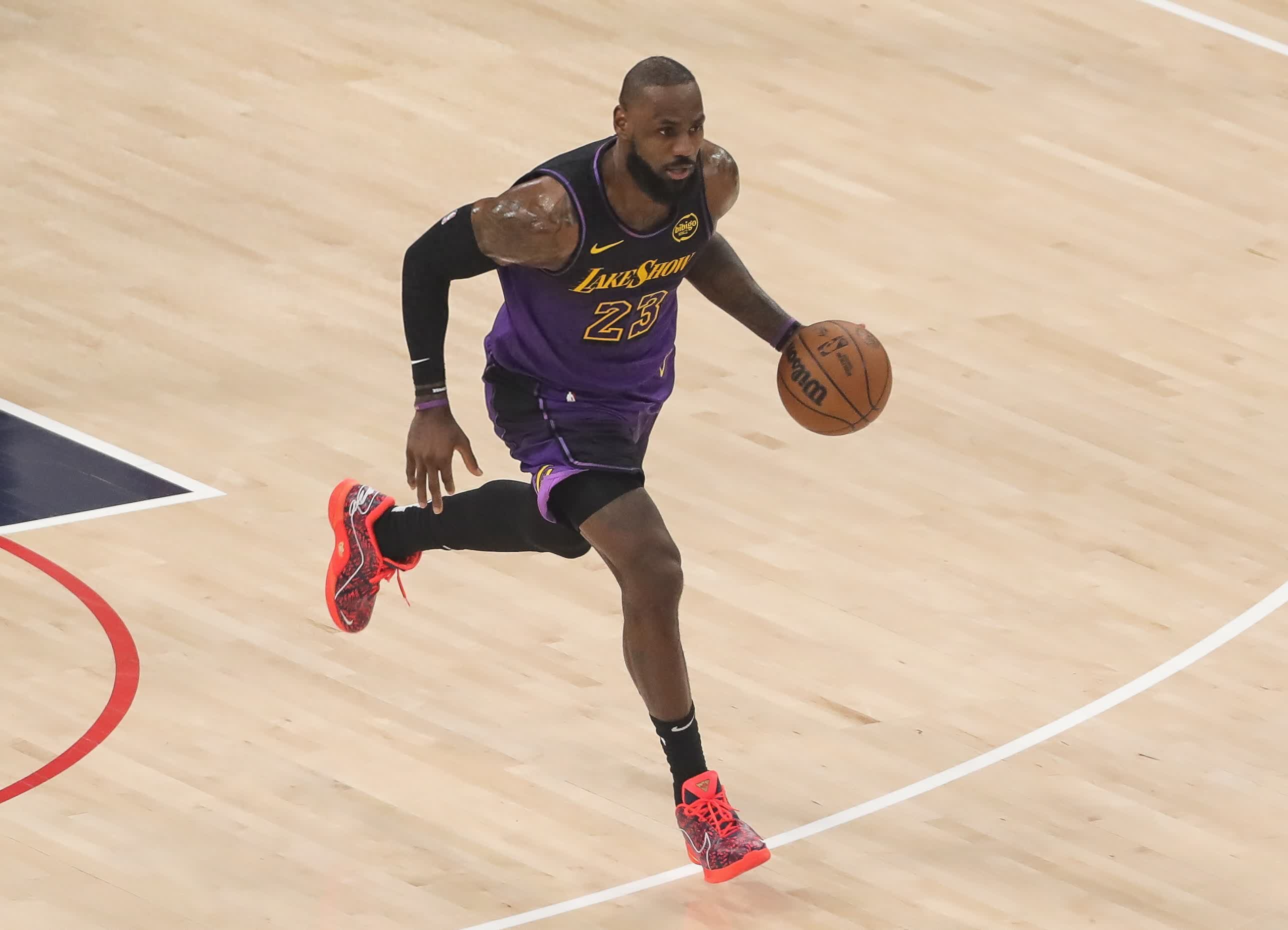 今晚突围战来临；费城76人围绕NBA常规赛战术微调；悬念犹存；细节决定成败的简单介绍
