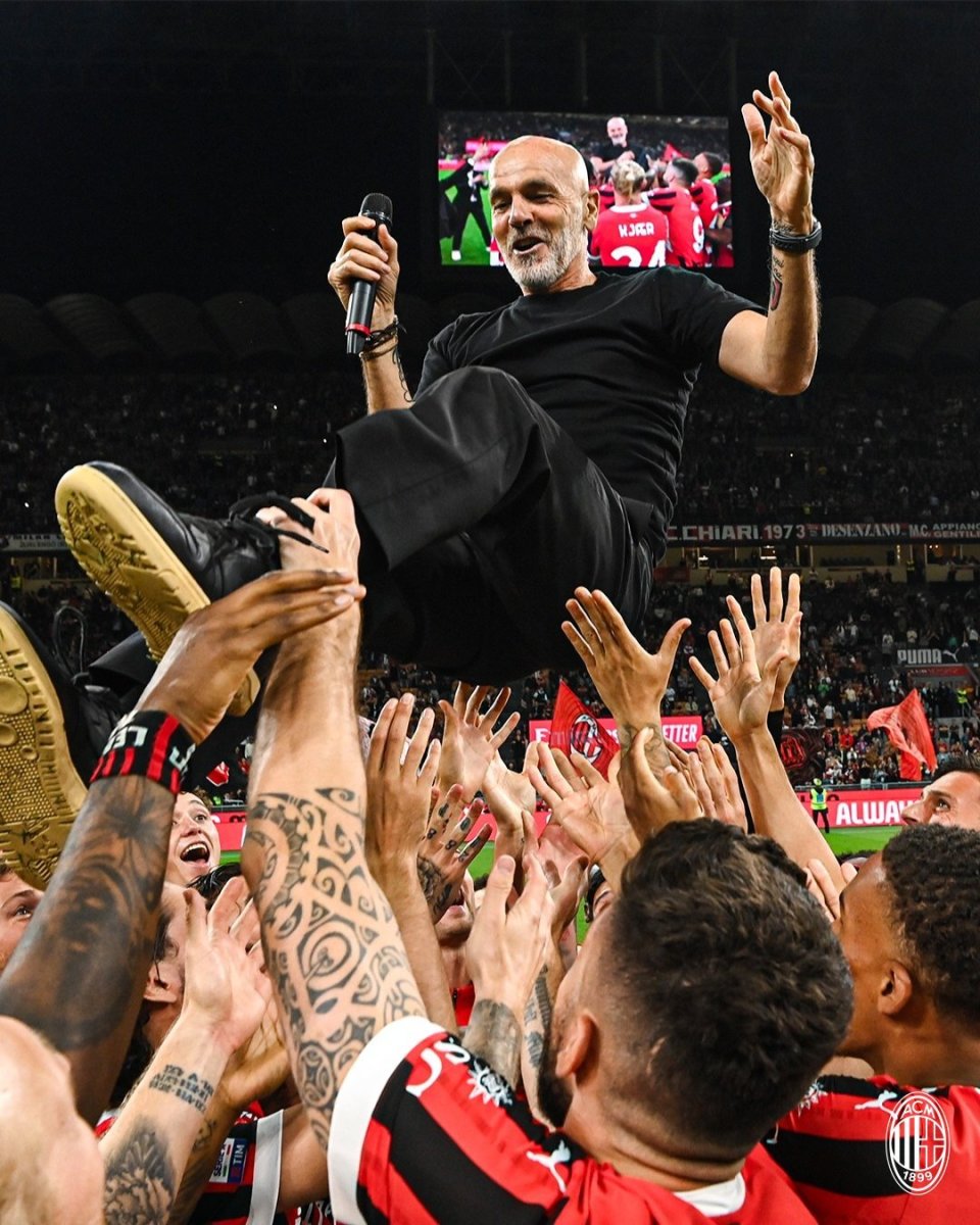 曼联迎亚冠关键赛，今晚再遭质疑，管理层满意，训练强度明显提升(曼联接下来的比赛)