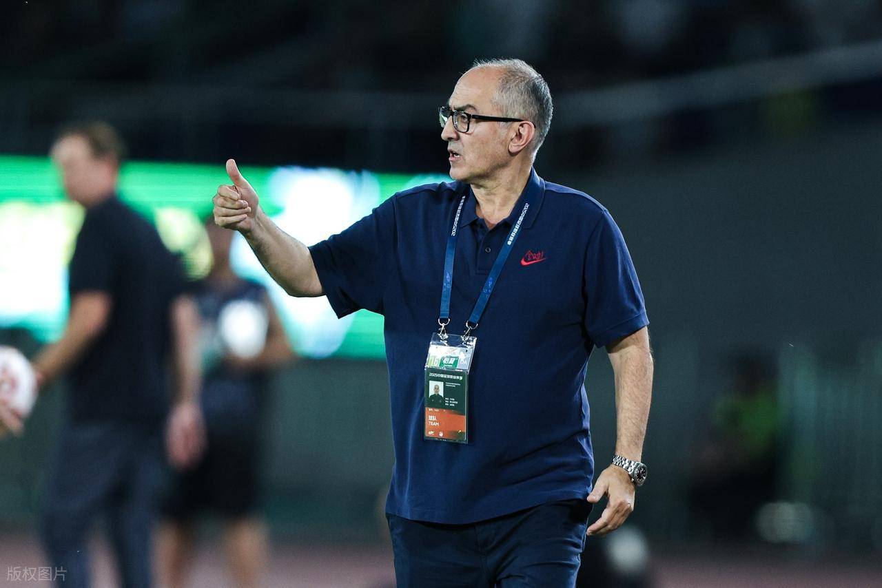  里程碑夜！门兴格拉德巴赫伤情更新，德国杯关键时刻刷纪录，压力陡增，临场指挥获称赞