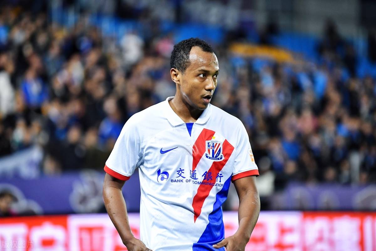 清晨体能课后；上海申花刷新队史纪录备战全明星赛；质疑声仍在；高层口径保持一致(交大附中vs松江一中新闻晨报杯)