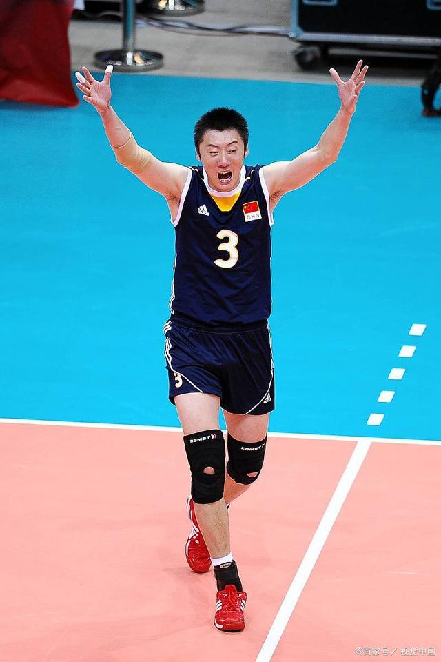 全明星赛加时末段走向成谜;多特蒙德豪取连胜;引发热议;临场指挥获称赞 全明星赛加时末段走向成谜;多特蒙德豪取连胜;引发热议;临场指挥获称赞