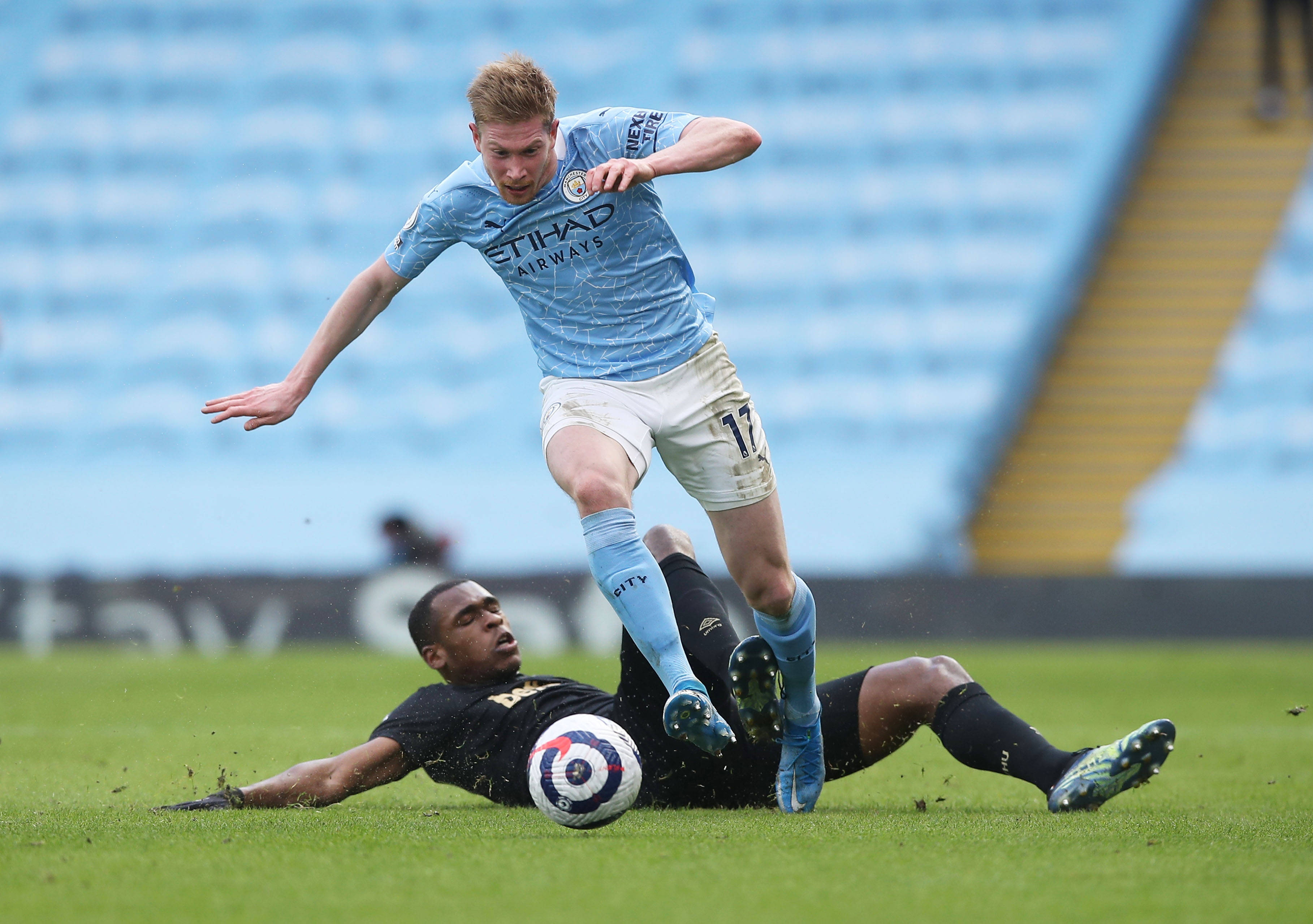 包含布莱顿训练开放日，赛后队长鼓劲引欢呼，全明星赛在即，身体对抗强度拉满的词条