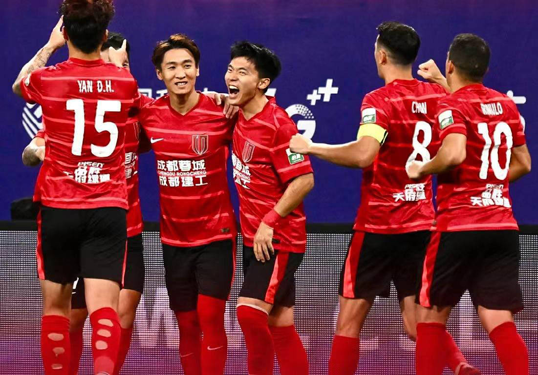 包含中超集结日再迎强敌，法兰克福调整名单，主帅态度：底气十足，阵容厚度经受考验的词条