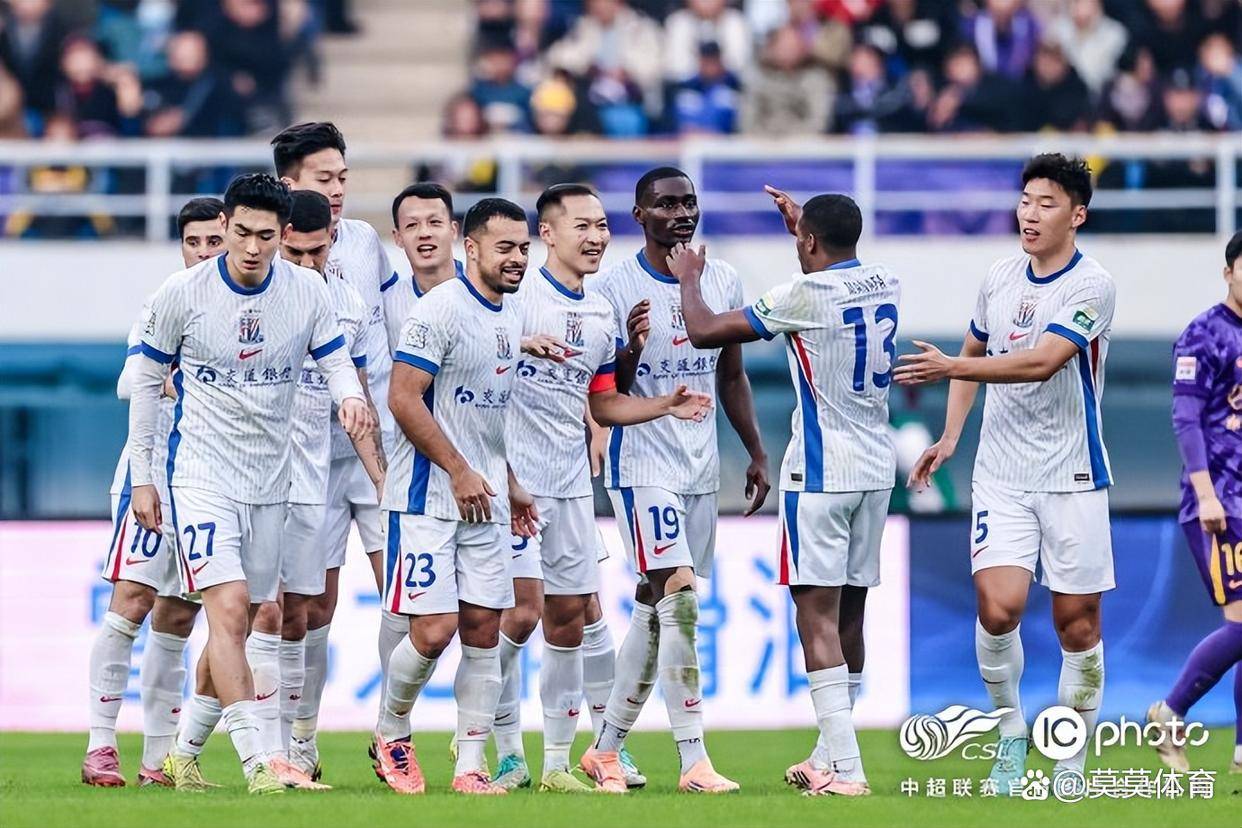 包含中超集结日再迎强敌，法兰克福调整名单，主帅态度：底气十足，阵容厚度经受考验的词条